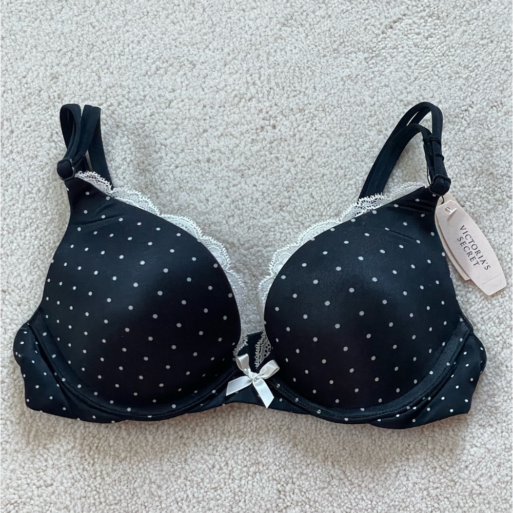 Victoria’s Secret NWT Very Sexy Push Up Bra Size 32A